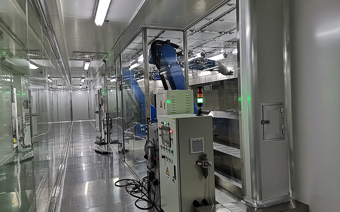 3500機器人配2KS雙組份及齒輪泵雙組份（雙系統）噴涂汽車內飾件