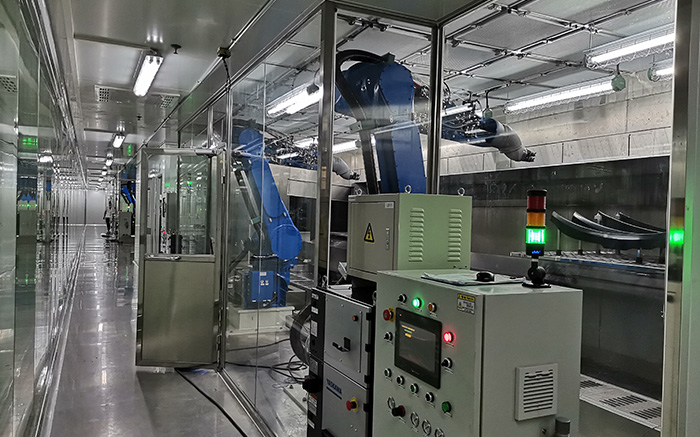 3500機器人配2KS雙組份及齒輪泵雙組份（雙系統）噴涂汽車內飾件